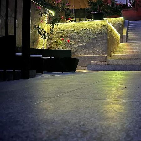 Appartamento Casa Simionov Băile Herculane Esterno foto